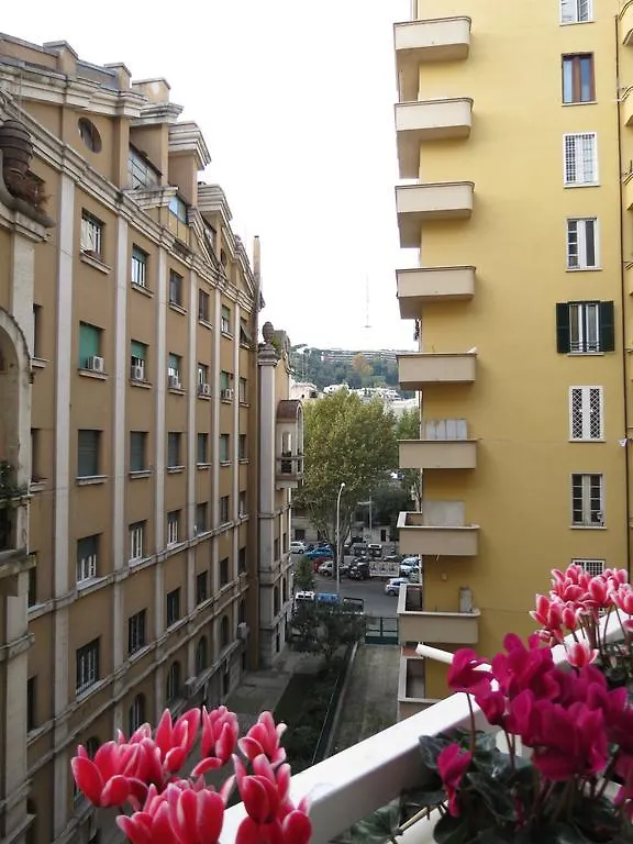Adriano Augusto Bed and Breakfast Rome 5*,